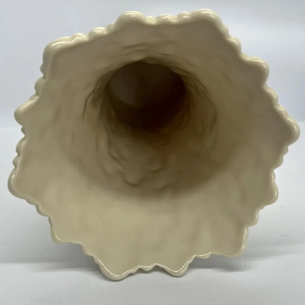 Vintage Lenox Woodland Acanthus Leaf Ivory Embossed Vase 8.5”